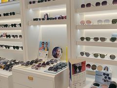 -J-Optical佳视明眼镜·蔡司视觉(青岛金茂览秀城店)