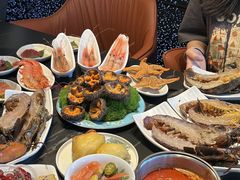 -雍容荟帝王蟹活龙虾展台自助(IFS黑金店)