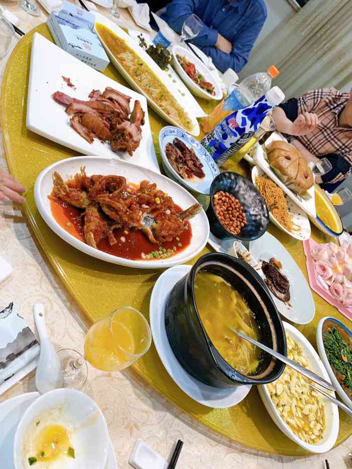 美味佳大酒店(解放西路店)-"慕名为了白炖牛肉和大肠汤而来.