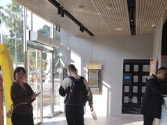 -麦当劳(中二横路店)