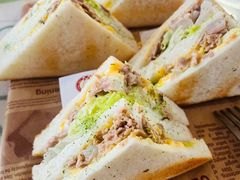 -Rabbit Cafe私房西餐甜点咖啡(栖霞路店)