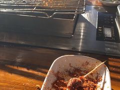 -哈尔滨小酒馆·鲜肉现穿自助烧烤(康新花园店)