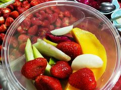 草莓-老炳·七丛松甘草水果