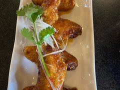 甜辣鸡翅佐以辣蒜汁-WOLFGANG PUCK KITCHEN & BAR(迪士尼小镇店)