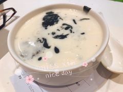 杏仁黑芝麻露-聪嫂私房甜品(旺角二店)