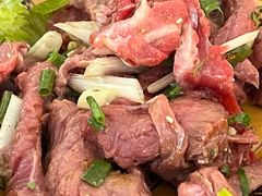 -黄利砖万峰林布依特色酸笋牛肉馆