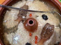 汽锅菌子肉饼-老滇山寨•云南特色菜•地方菜•民族风情歌舞表演(金碧店)