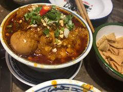 -沪小二炭火蛙锅(淮海中路美食不夜城店)