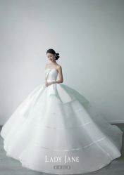 -Lady  Jane高端婚纱礼服馆
