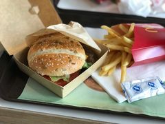 星厨鲜脆纯牛堡-麦当劳(凌云天地长桥店)