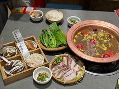 -阿婆情腊排骨火锅·野生菌季(古城旗舰店)
