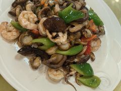 -鑫渔港海鲜本地菜·山海关浑锅(东戴河店)