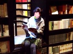 -钟书阁(松江泰晤士小镇店)