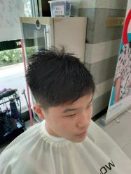 -首脑美发沙龙