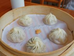 鸡肉黑松露小笼包-鼎泰丰(成都远洋太古里店)