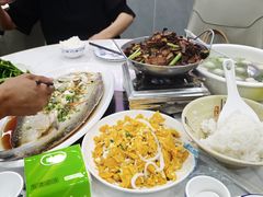 -丹水桥地锅鱼·翘嘴鲌·地方特色全鱼宴(丹江口大坝店)
