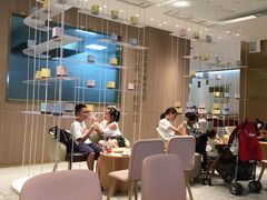 大堂-奈雪的茶(湖滨银泰in77C区PRO店)