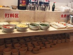 自助调料区-映山红鲜货火锅(鱼嘴店)