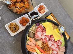 -豚妈妈汤饭·部队锅(南京东路店)