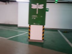 -静安大融城·停车场