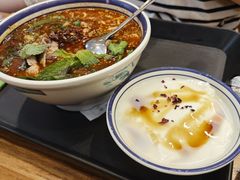 -云阿蛮云南生烫牛肉米线(奉贤路店)