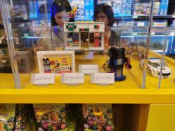 -乐高品牌旗舰店(人民广场店)