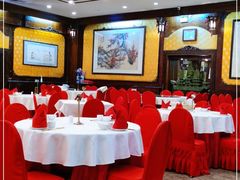 大堂-九花山烤鸭店