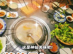 -大匠工房古船木艺术餐厅·猪肚鸡专门店(长白仙岛店)