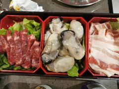 牛肉， 生蠔，豬腩肉-校长烧肉日韩料理(荃湾店)