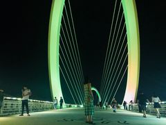 -南京眼步行桥