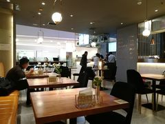 -POKEE VIA&Brunch·维娅(重庆来福士店)
