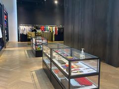 -GIVENCHY(比斯特苏州购物村店)