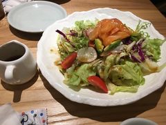 三文鱼牛油果沙拉-初居食屋日式料理(万象城购物中心店)