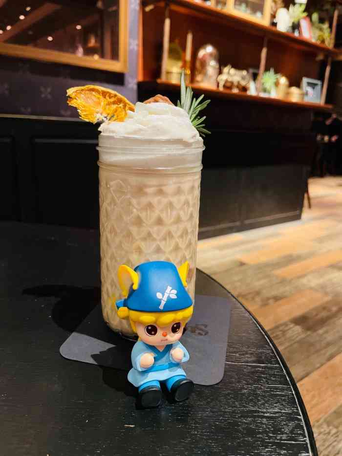 stayreal cafe(长宁来福士广场店)-"每次经过这家店,都会对这家店亮眼