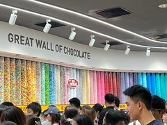 -m豆巧克力世界(上海世茂广场店)