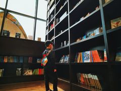 -钟书阁(松江泰晤士小镇店)