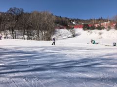 -亚布力新体委滑雪场