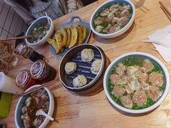 三鲜牛肉馄饨-老新隆牛肉锅贴(新街口店)