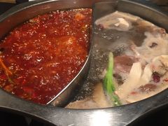 鲜菌鸳鸯锅-纸盐河码头火锅(十八梯店)