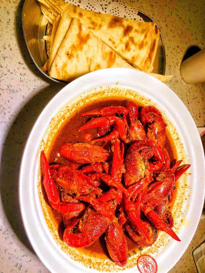 位置导航准确靠近合肥路佳世客周围很多饭馆门口不好停车环境有户外