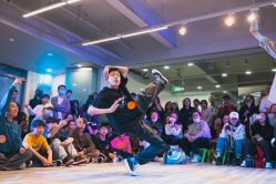 -CASTER跳舞俱乐部