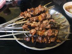 -烤肉小伙烤肉店