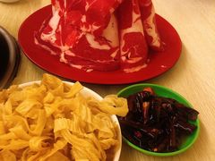 -洞庭洲·防空洞火锅·铜锅涮肉·烧烤(新百广场店)