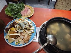 -菌之家·专业纯野生菌火锅·特色炒菌