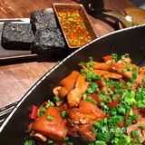 深圳最文艺的湘菜馆！和王家卫一起吃臭豆腐[吐]