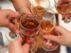 -品海楼·大连海胆锅贴馆(东港店)