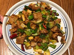 -云海肴·汽锅鸡·云南菜(天山百盛优客店)