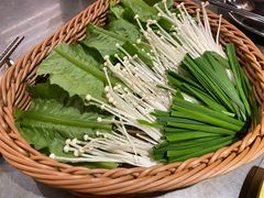 蔬菜拼盘-小牛哈尼章鱼水煎肉(金鹰店)