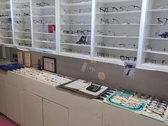 -天空之镜眼镜店蔡司依视路授权店(天通苑店)