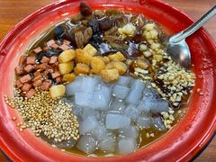 -爆炸头阿姨小四川正宗川味小吃(无任何分店)